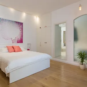that-place-studio-apartment.hotels-in-trogir.com/