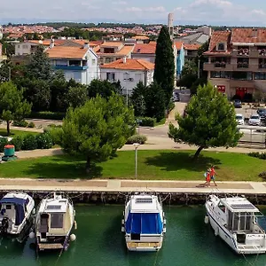 villa-benelux.hotelinzadar.com/