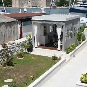 studio-tironi-2-sonja.hotels-in-trogir.com/